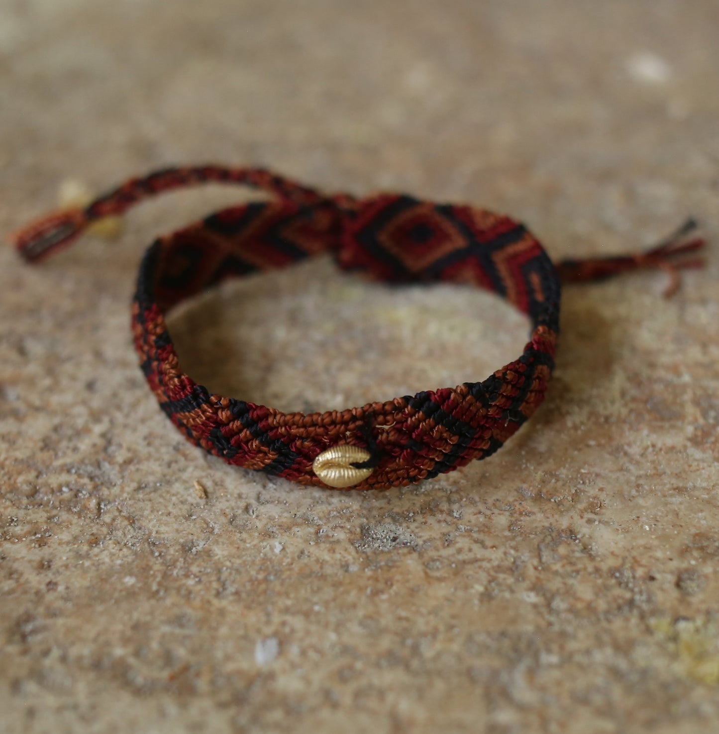 LORAE RUSSO x CASA VIOLETA: SHELL BRACELET