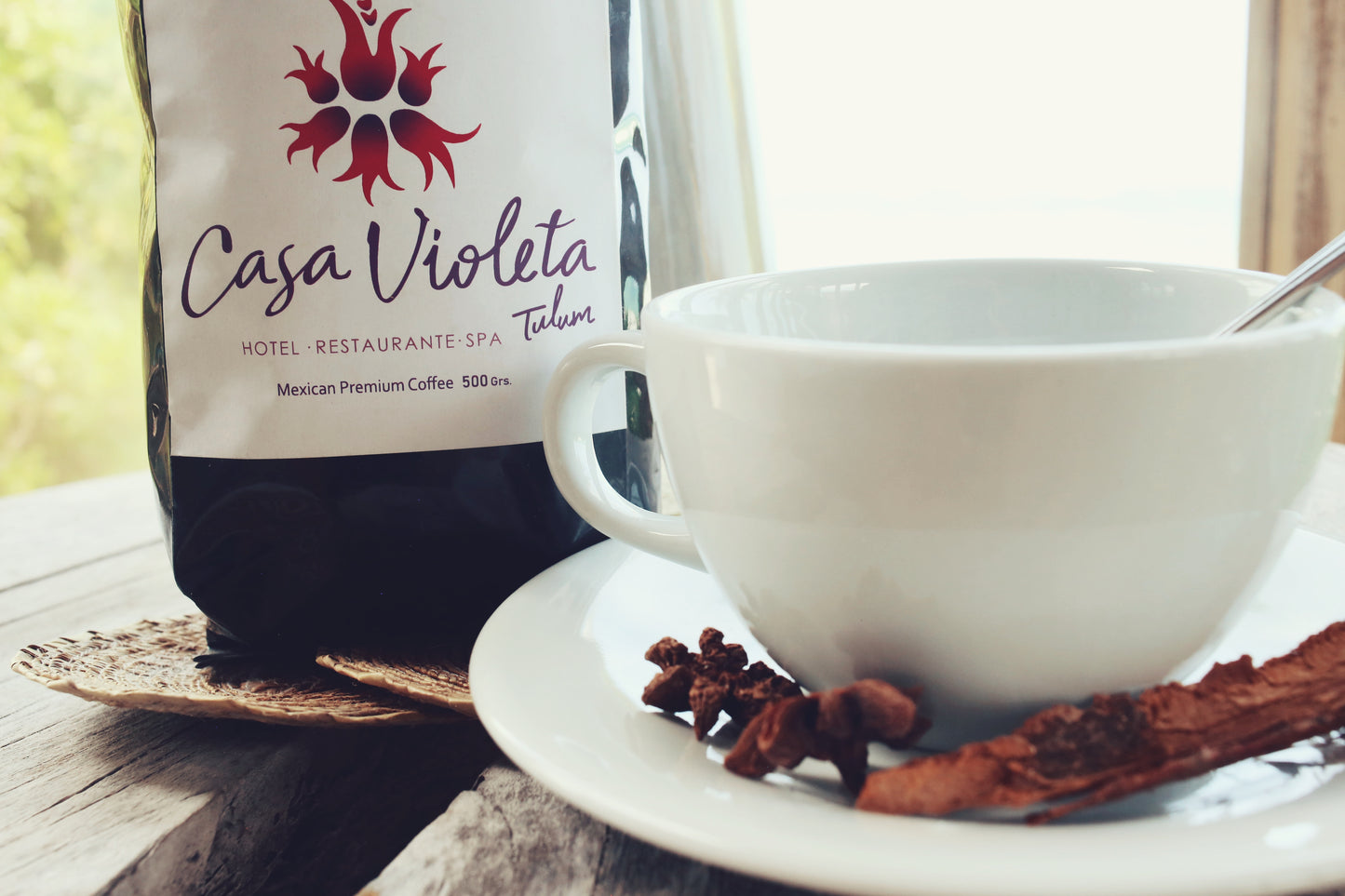 CAFÉ AMERICANO:  "CASA VIOLETA"